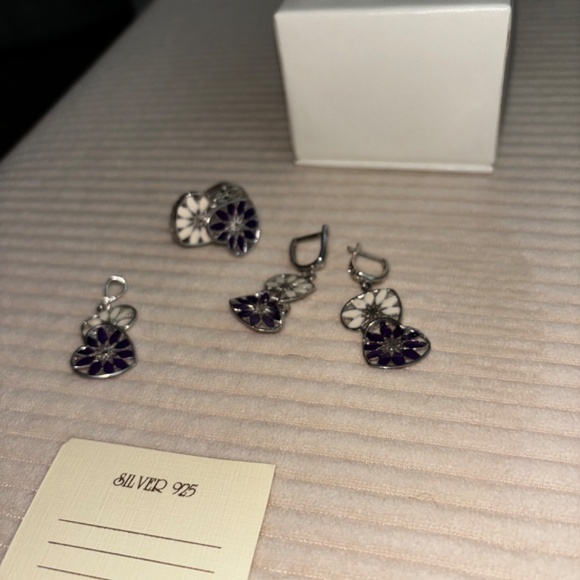 Jewelry set - Picture 3 of 5